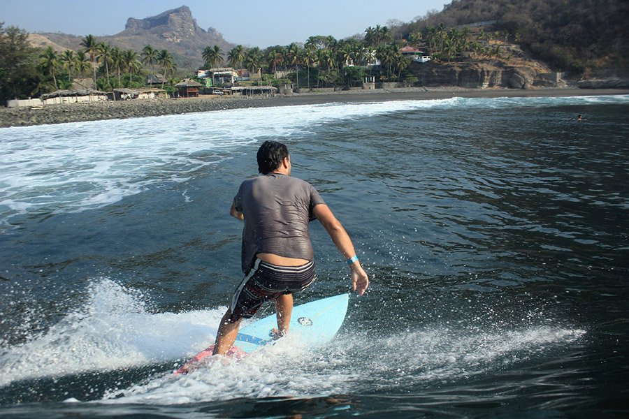 El Salvador Surfing