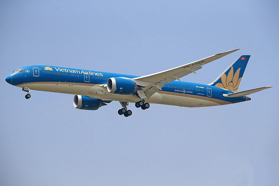 Vietnam airlines with lotus symbol